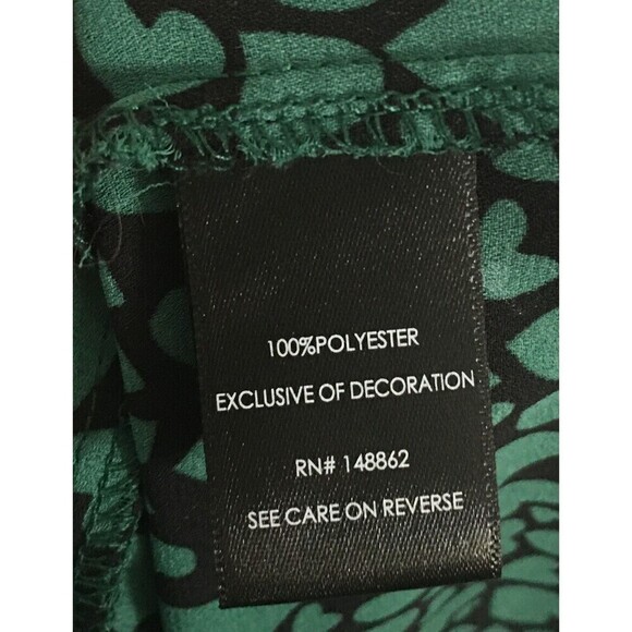 Torrid Top Women's Size 0X Green Black Hearts Short Sleeve Button Closure - Picture 6 of 6